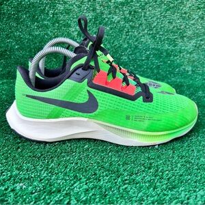 Nike Men's Green and Red Athletic Shoes